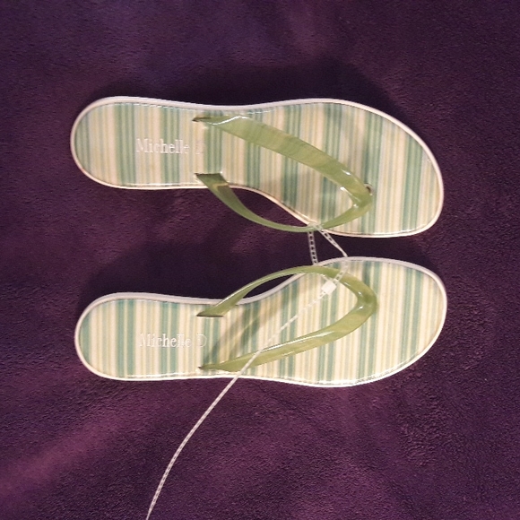 NWOT Pool or beach sandals green/White 7.5 - Picture 1 of 5